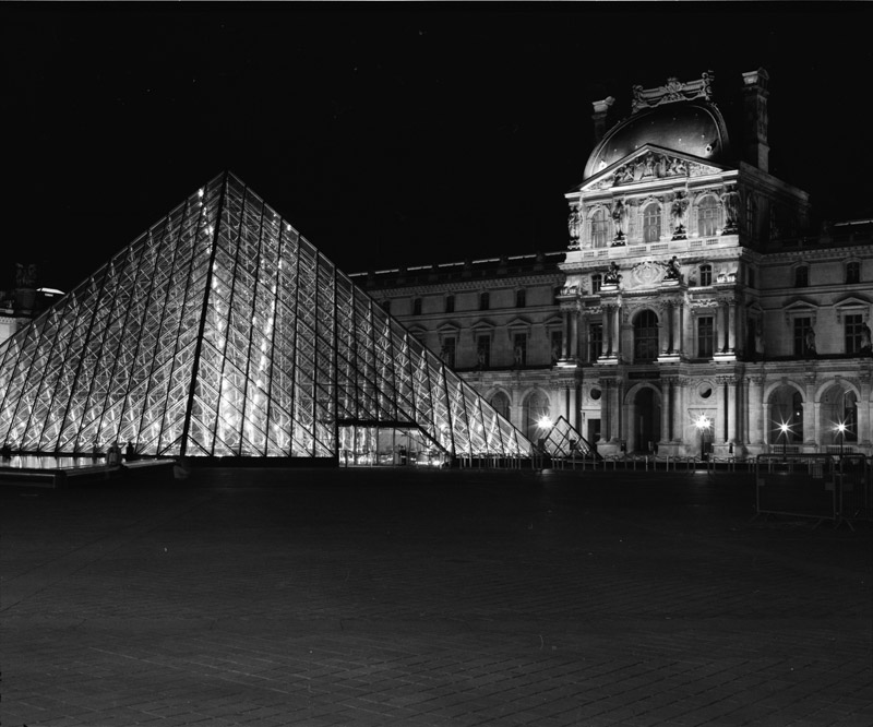 louvre pyramid at night 2