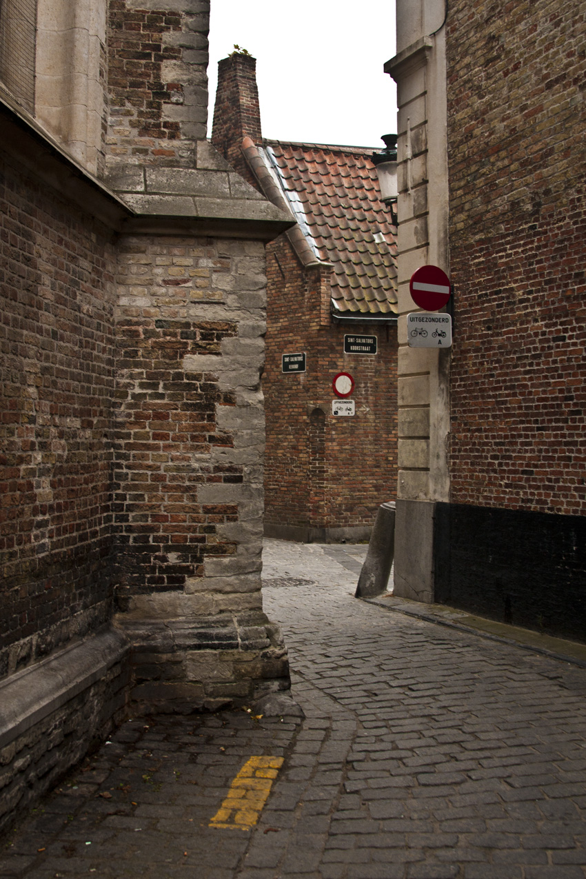 Early Morning in Bruges 3